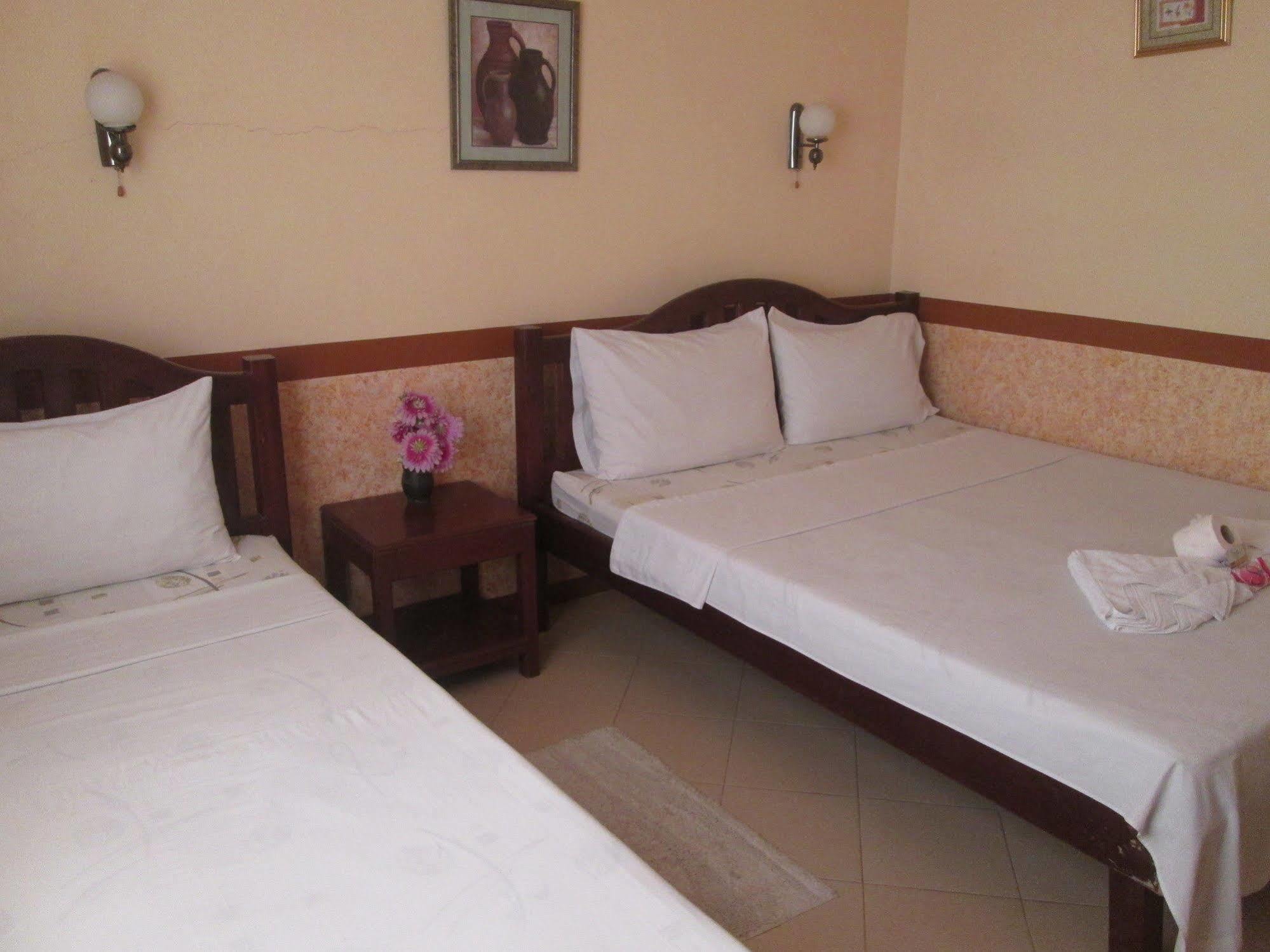 Maxima De Boracay Appartement Balabag  Buitenkant foto